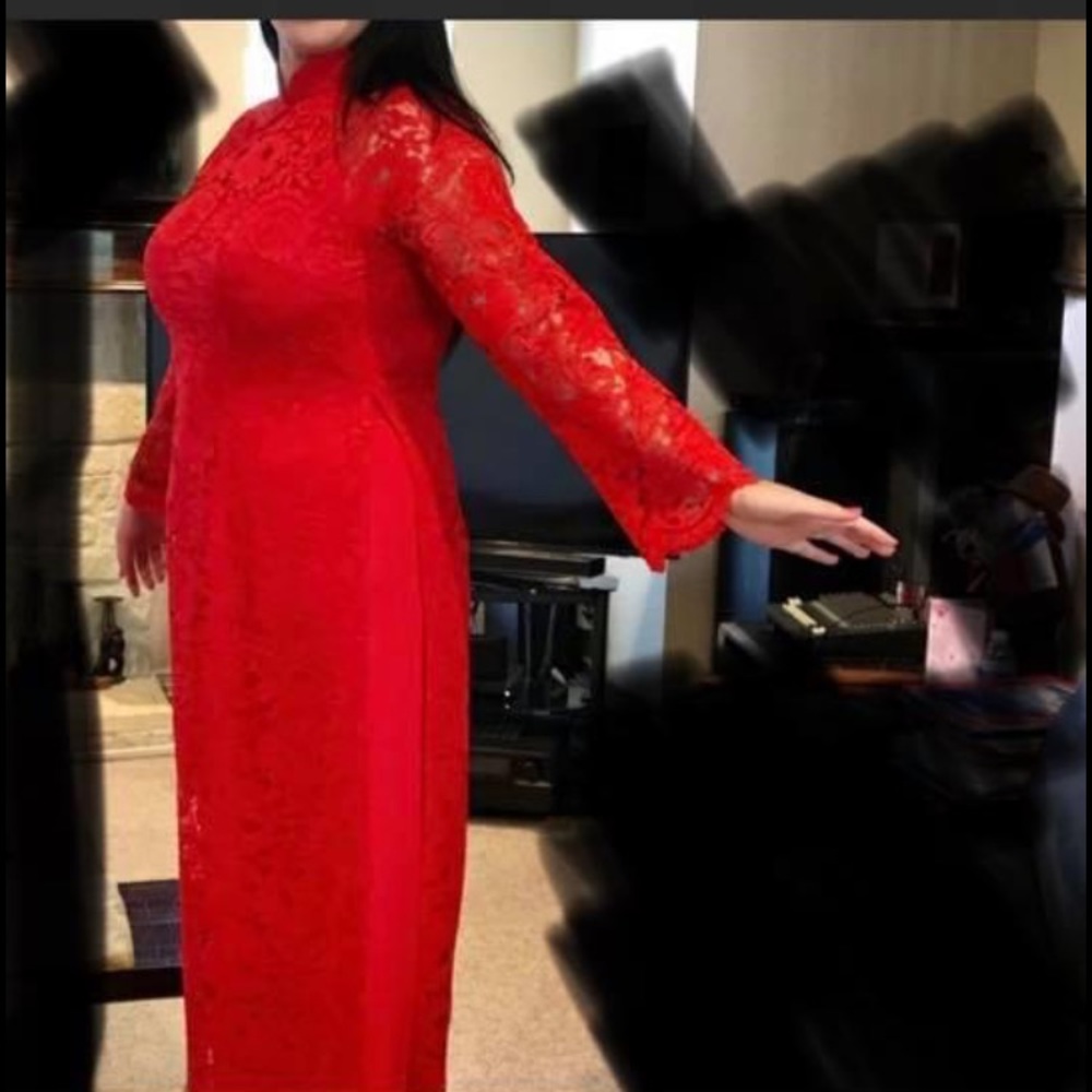 RED LACE AO DAI - NEW NO TAGS (custom)
